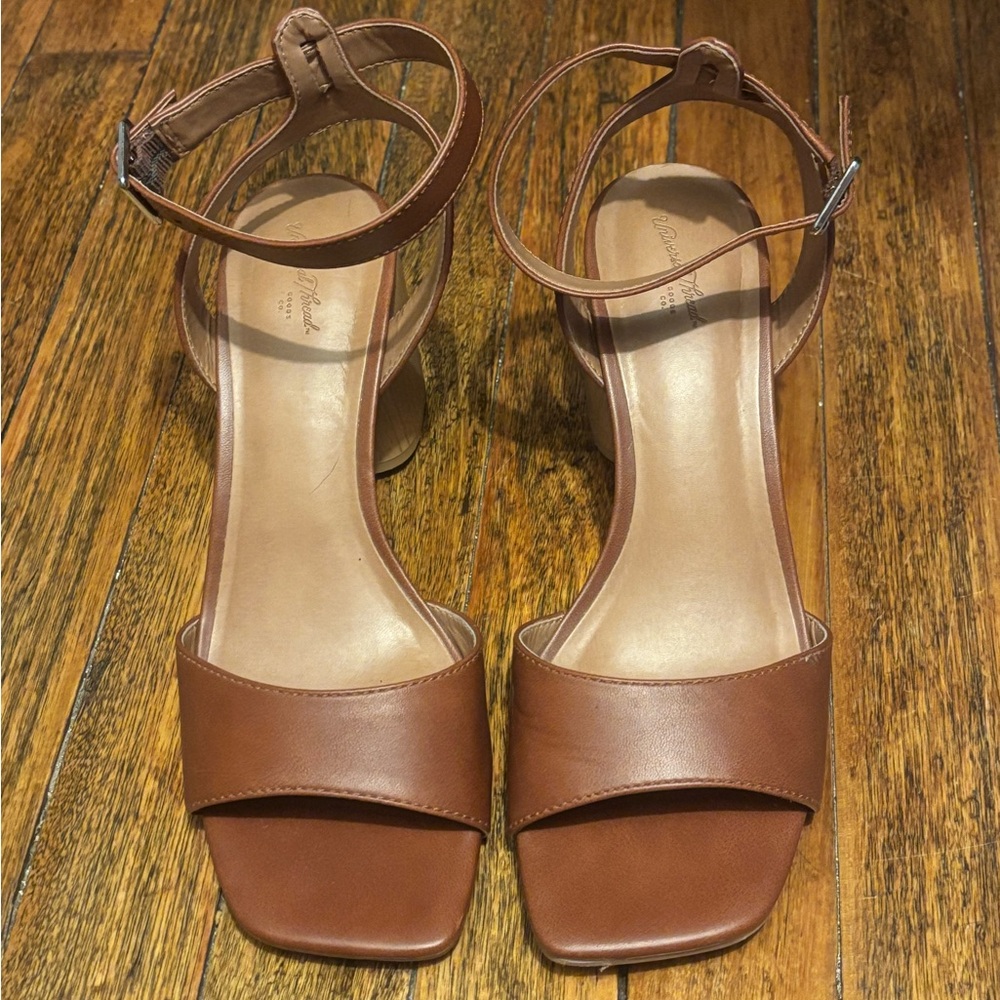 Universal Threads Block Heel Sandals - Womens 8